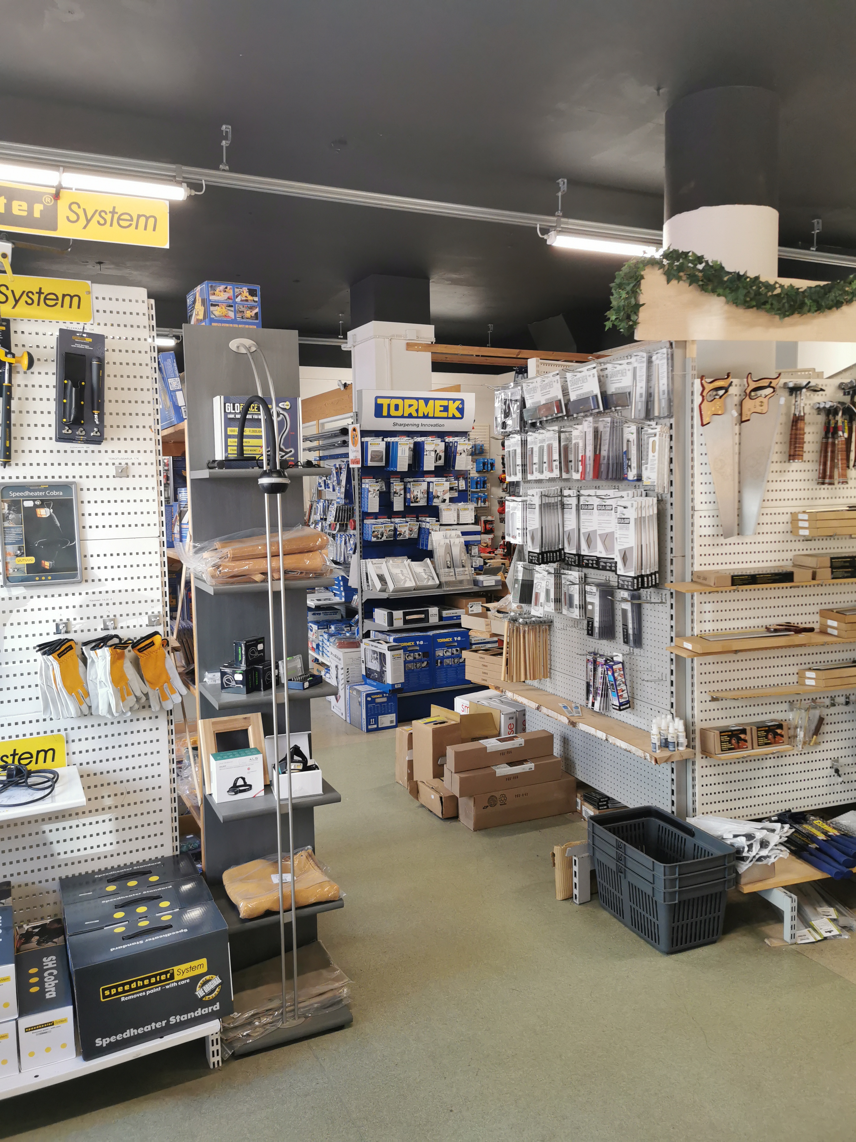 Plektra Trading myymälä sisältä